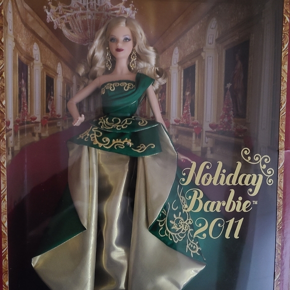 Barbie Collector Holiday Barbie 2011 - Picture 5 of 5